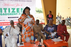 Mrs.-Juliana-Or-representing-the-Special-Adviser-to-the-Governor-on-LG-and-Chieftaincy-Affairs-speaking-at-the-forum