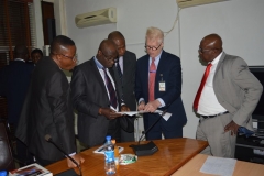 04-Stephen-Anderson-UNODC-Advisor-on-Investigation-and-Prosecution-discussing-with-some-ICPC-management-staff